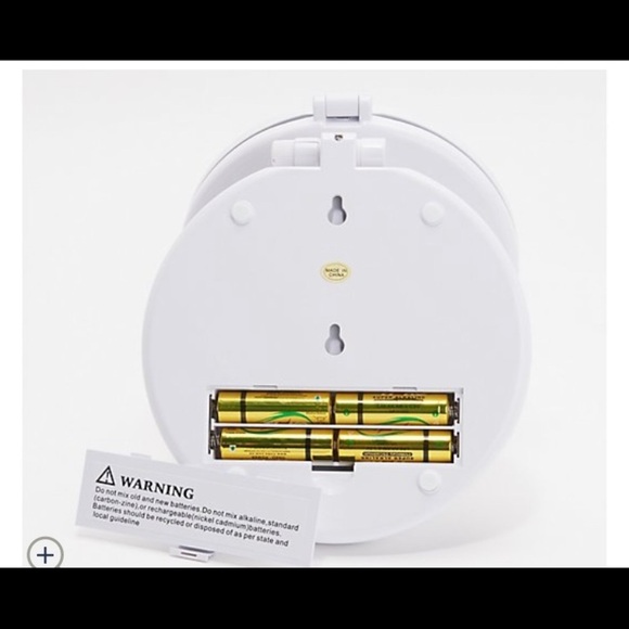 NWOB Magnification Mirror with Initial - Picture 7 of 8